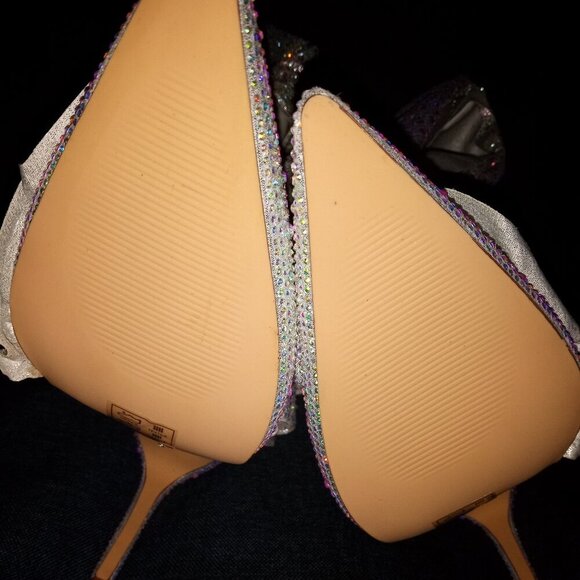 AZALEA WANG " FOREVER FLAUNTING "SILVER RUFFLE RHINESTONE BOOT( BRAND NEW !!!!!! - Picture 7 of 7